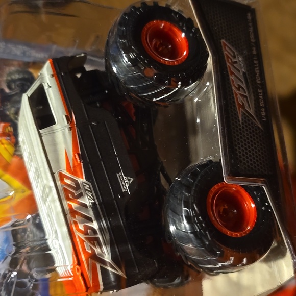 Monster Jam Monster Truck Fastro Van - Picture 2 of 4